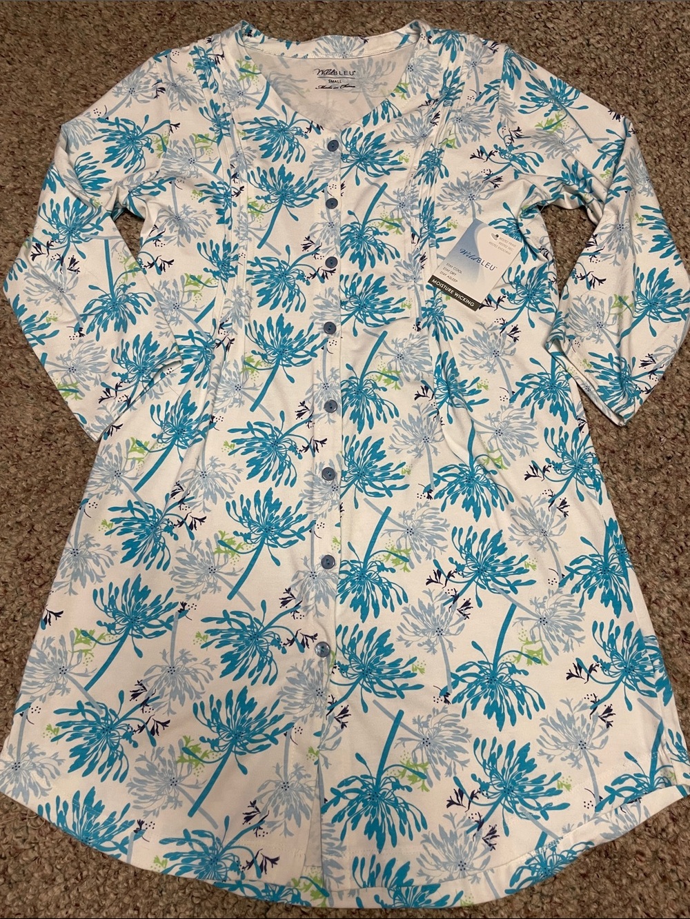 Wild bleu moisture wicking stay cool button front night dress in Floral Print